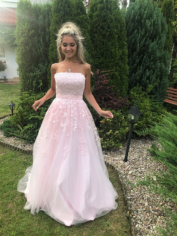 Vestido de noche de graduación con apliques de tul, corte A/princesa, sin tirantes, sin mangas, largo hasta el suelo