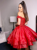 Vestido de fiesta corto con hombros descubiertos y apliques de organza para cóctel