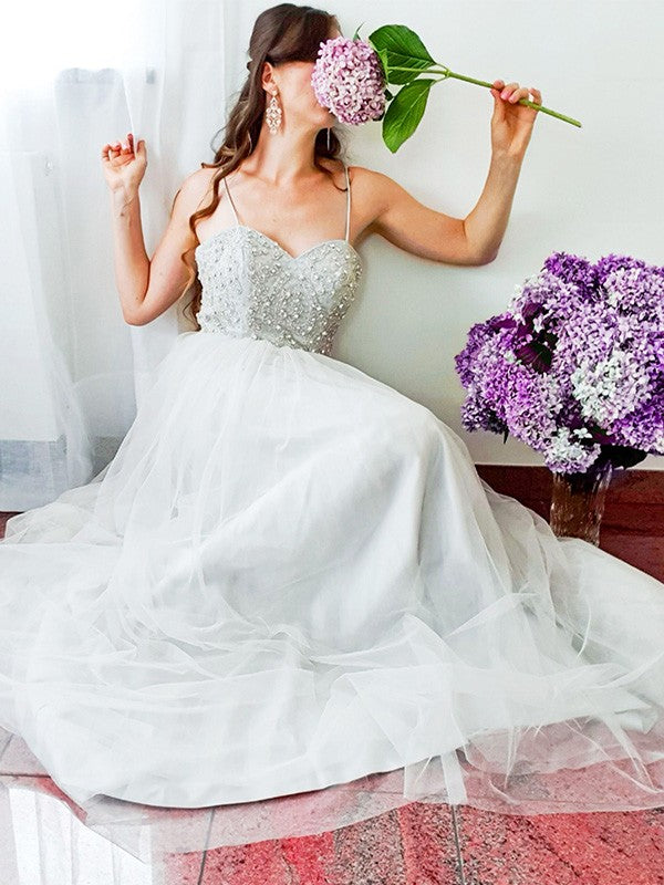 Vestido de noche de fiesta de tul con cuentas y corte princesa, sin mangas, con tirantes finos y cola larga