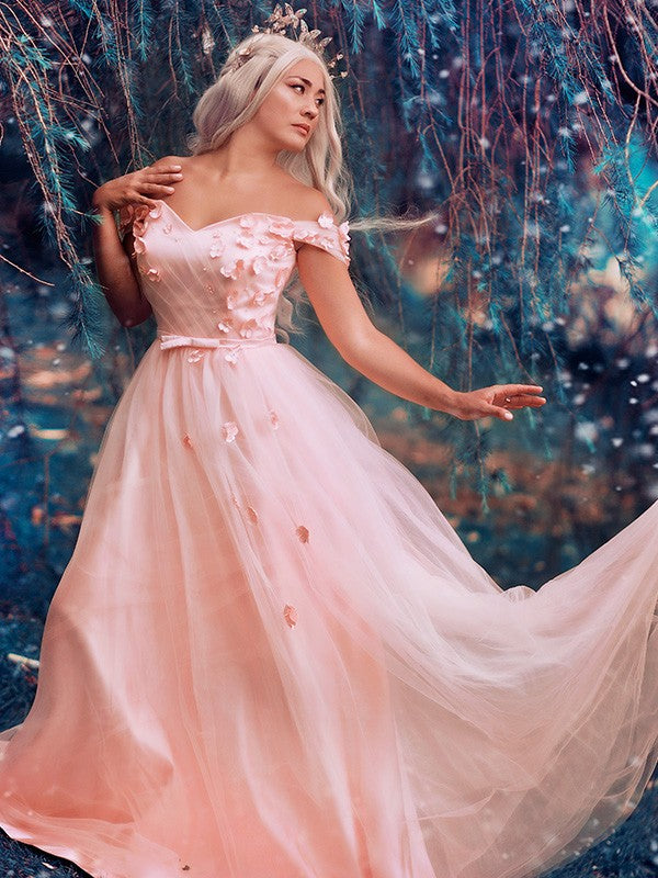 Vestido de noche de graduación de corte A/princesa, sin mangas, con hombros descubiertos y apliques de tul hasta el suelo