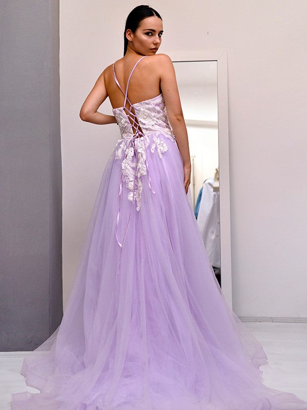 Vestido de noche de fiesta de corte A/princesa de tul con escote en V, apliques, sin mangas y cola larga