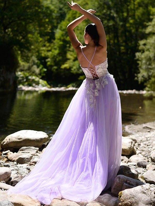 Vestido de noche de fiesta de corte A/princesa de tul con escote en V, apliques, sin mangas y cola larga