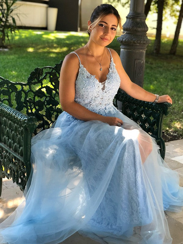 Vestido de noche de graduación con corte A/princesa, tirantes finos, apliques de tul, sin mangas y largo hasta el suelo