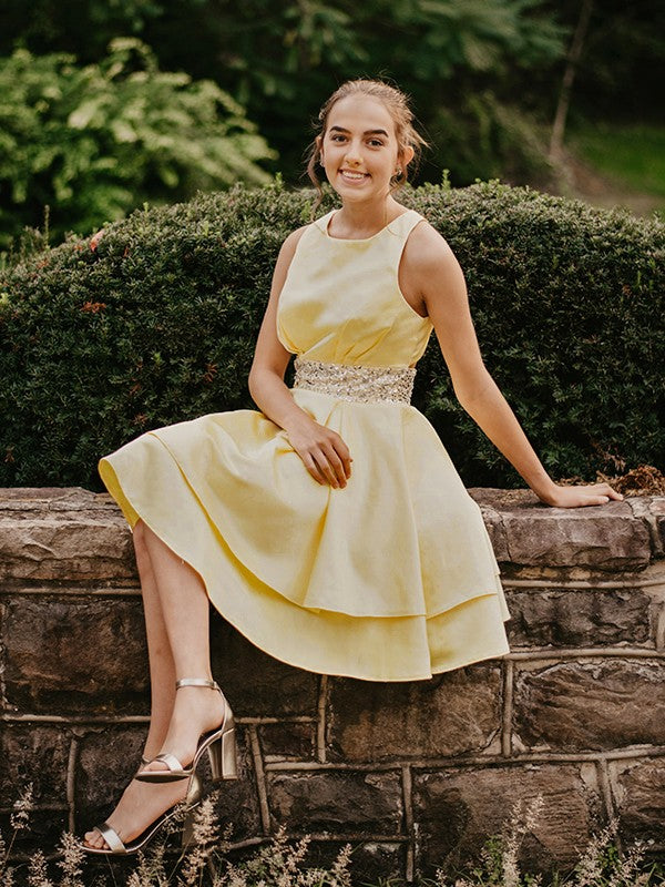 A-Linie/Princess-Linie Satin Perlen verziert U-Ausschnitt Ärmellos Kurz/Mini Homecoming Kleider Cocktailkleid