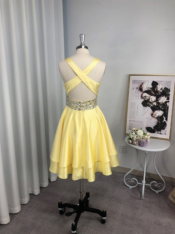 A-Linie/Princess-Linie Satin Perlen verziert U-Ausschnitt Ärmellos Kurz/Mini Homecoming Kleider Cocktailkleid
