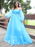 Vestido de noche de graduación con corte A/princesa, hombros descubiertos, apliques de tul, mangas largas y largo hasta el suelo