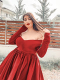 Vestidos de fiesta de satén con escote en V, corte princesa, volantes, mangas largas, cortos o mini.
