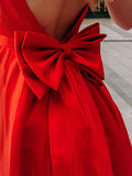 Vestido de fiesta de satén con corte A/princesa, cuadrado, con lazo, sin mangas, largo hasta la rodilla