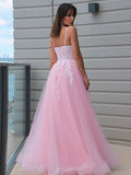 Vestido de noche de fiesta de corte A/princesa de tul con escote en V y apliques sin mangas hasta el suelo