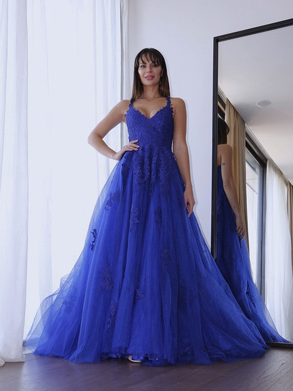 Vestido de noche de fiesta de corte A/princesa de tul con escote en V, sin mangas, con apliques y cola larga