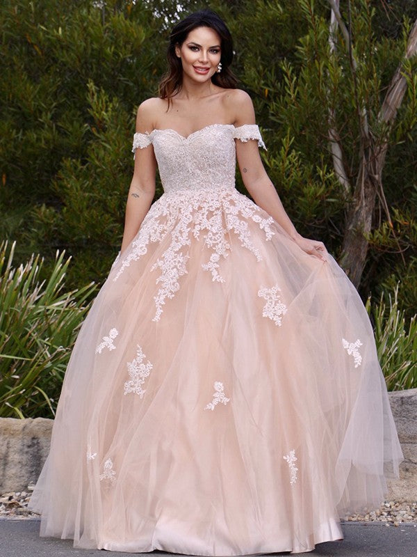 Vestido de noche de graduación con corte A/princesa, apliques de tul, hombros descubiertos, sin mangas y largo hasta el suelo