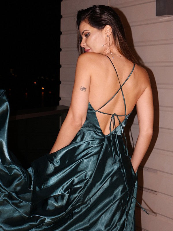 Vestido de noche de graduación de corte A/princesa, de satén tipo seda, escote en V, volantes, sin mangas y largo hasta el suelo.