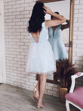 Vestido de cóctel corto/mini de corte A/princesa con escote en V, cuentas, tul, sin mangas