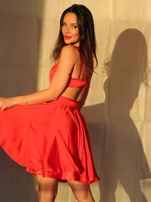 Vestido de cóctel corto/mini sin mangas con escote en V y volantes de gasa de corte A/princesa para regreso a casa