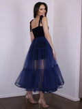 Vestido de fiesta de graduación de corte A/princesa, de tul, con volantes y tirantes finos, sin mangas y largo hasta la rodilla.