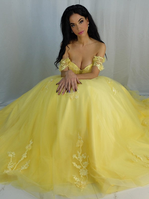 Ballkleid Tüll Applikationen Off-the-Shoulder Ärmellos Sweep/Brush Train Kleider Ballkleid Quinceanera Ballkleider