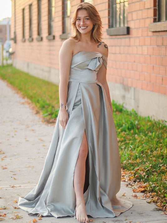 Vestido de noche de graduación de corte A/princesa, de satén, fruncido, sin tirantes, sin mangas, con cola larga