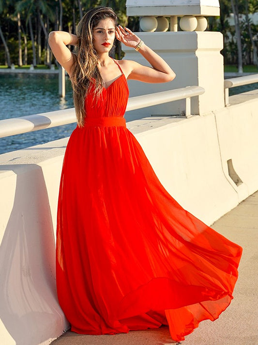 Vestido de noche de graduación de corte A/princesa de gasa fruncida con escote en V sin mangas hasta el suelo