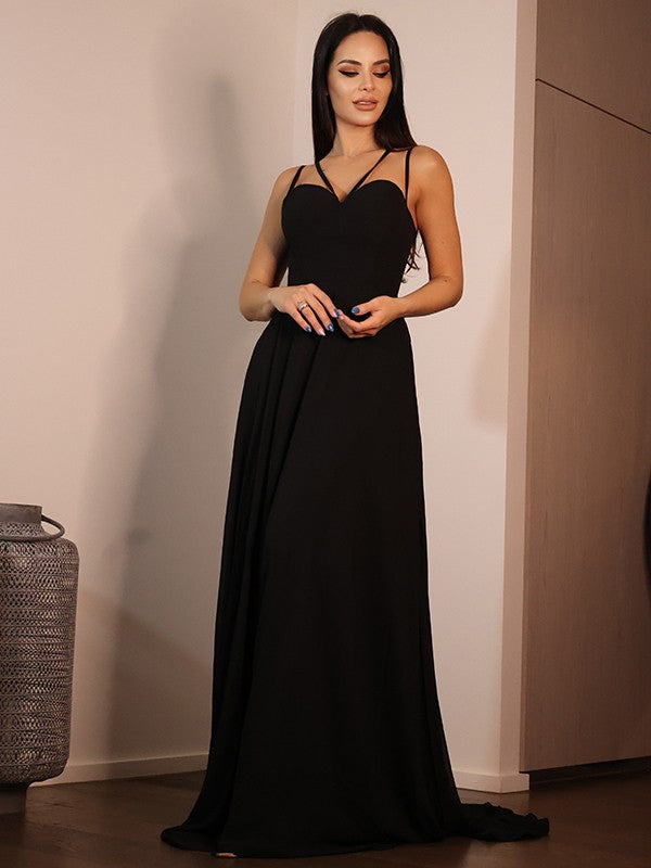 Vestido de noche de graduación de corte A/princesa de gasa con volantes, escote corazón, sin mangas y cola larga