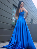 Vestido de noche de graduación con corte A/princesa, satén tipo seda, volantes, escote en V, sin mangas, cola larga