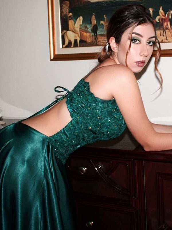 Vestido de noche de graduación con corte A/princesa, apliques de satén tipo seda, escote en V, sin mangas, cola larga