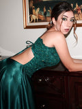 Vestido de noche de graduación con corte A/princesa, apliques de satén tipo seda, escote en V, sin mangas, cola larga