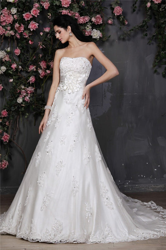 A-Line/Princess Strapless Sleeveless Beading Applique Hand-Made Flower Net Wedding Dresses Bridal Gowns