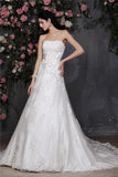 A-Line/Princess Strapless Sleeveless Beading Applique Hand-Made Flower Net Wedding Dresses Bridal Gowns
