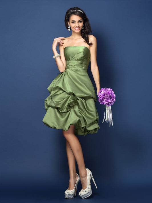 A-Linie/Princess-Linie Trägerlos Gerafft Ärmellos Kurz Satin Brautjungfernkleider Homecoming Ballkleid