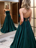Vestido de noche de graduación con corte A/princesa, de satén, con volantes, sin tirantes, sin mangas y con cola larga.