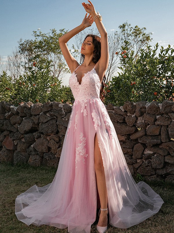 Vestido de noche de fiesta con corte A/princesa, apliques de tul, escote en V, sin mangas y cola de corte