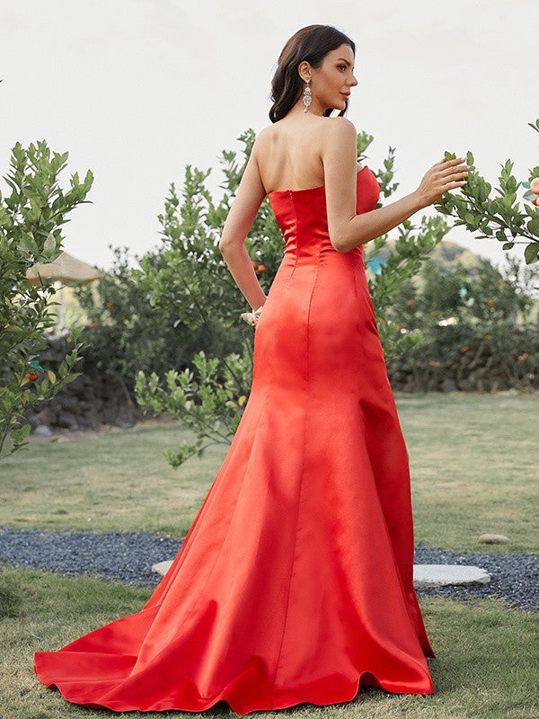 Vestido de noche de fiesta con corte tubo/columna, satén, fruncido, sin tirantes, sin mangas, con cola larga