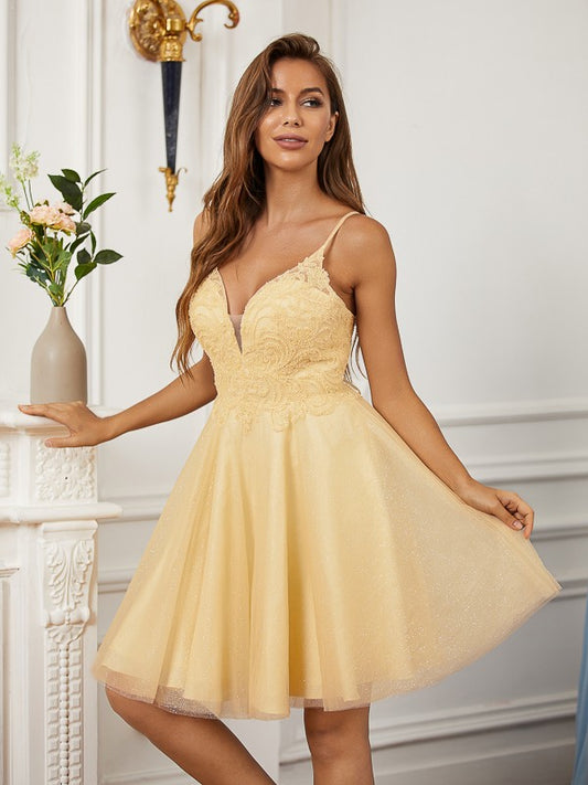 A-Line/Princess Lace V-neck Sleeveless Short/Mini Dresses Prom Homecoming Dress