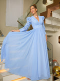 Vestido de noche para madre de la novia, corte A/princesa, de gasa, fruncido, escote en V, mangas largas y largo hasta el suelo.