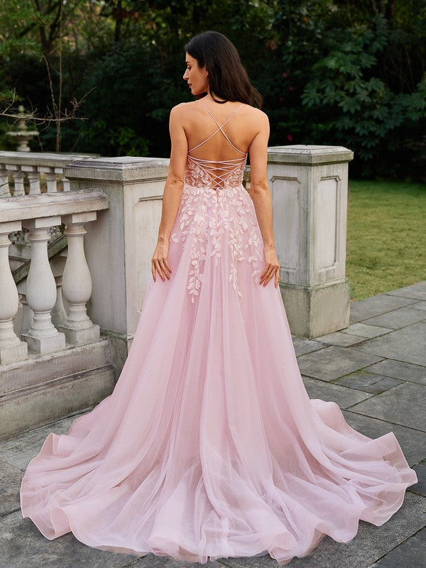 Vestido de noche de fiesta con corte A/princesa, apliques de tul, escote en V, sin mangas y cola de corte