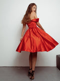 Vestido de fiesta de graduación, corte A/princesa, fruncido, hombros descubiertos, de satén, sin mangas, hasta la rodilla