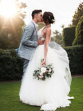 Vestidos de novia de corte A/princesa, de tul, sin mangas, con escote halter y largo hasta el suelo.