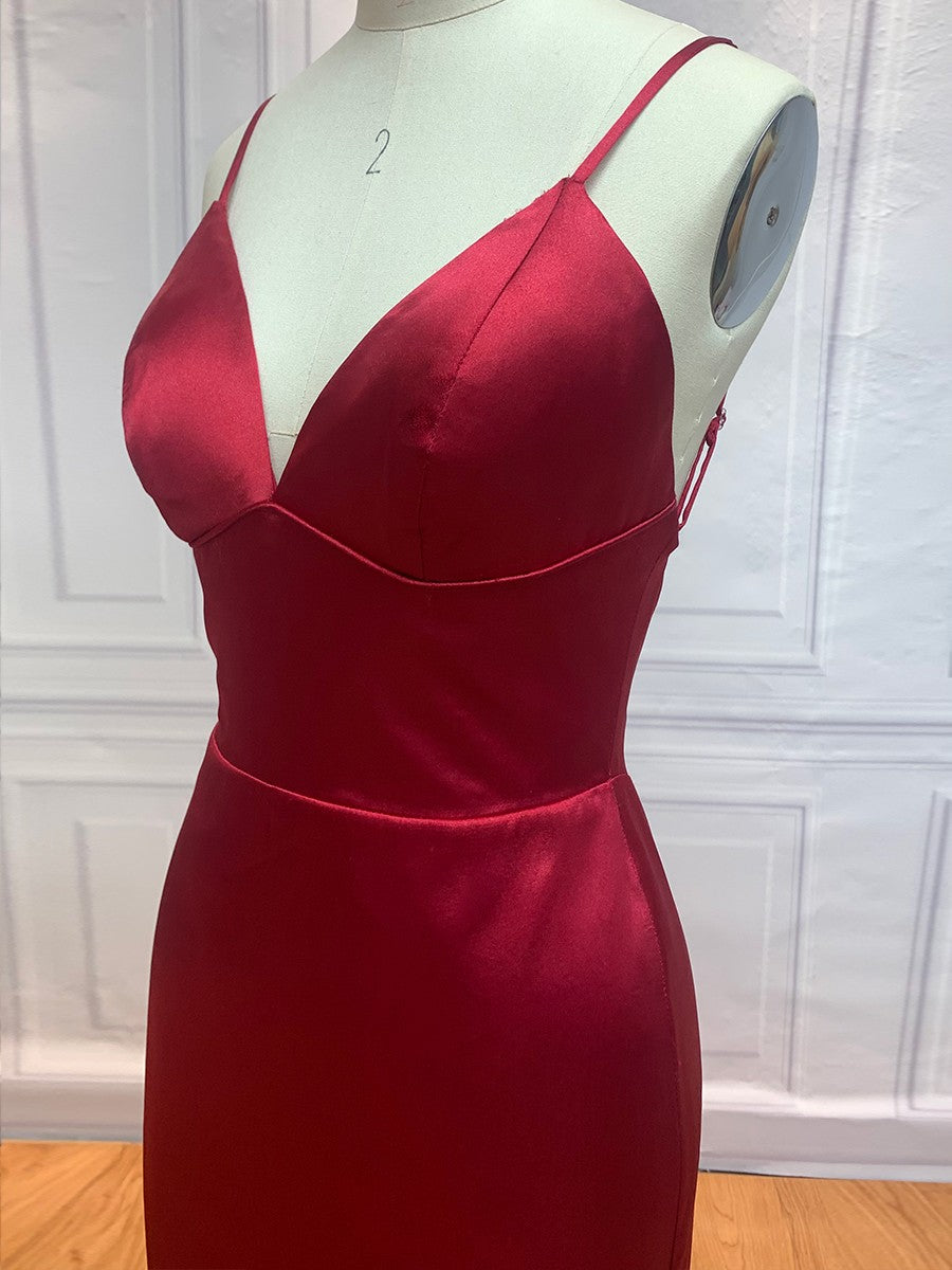 Vestido de noche de graduación con tirantes finos, escote en V, cola larga y efecto seda satinada