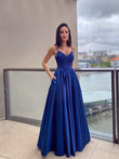 Vestido de noche de graduación con corte A/princesa, apliques, tirantes finos, satén, sin mangas, largo hasta el suelo