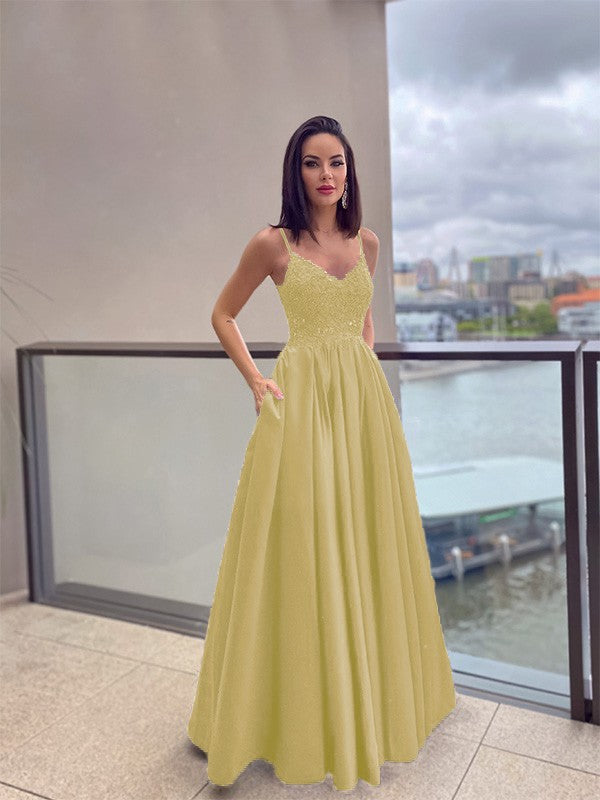 Vestido de noche de graduación con corte A/princesa, apliques, tirantes finos, satén, sin mangas, largo hasta el suelo