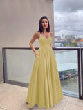 Vestido de noche de graduación con corte A/princesa, apliques, tirantes finos, satén, sin mangas, largo hasta el suelo