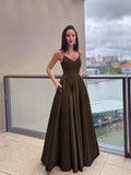 Vestido de noche de graduación con corte A/princesa, apliques, tirantes finos, satén, sin mangas, largo hasta el suelo