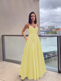 Vestido de noche de graduación con corte A/princesa, apliques, tirantes finos, satén, sin mangas, largo hasta el suelo