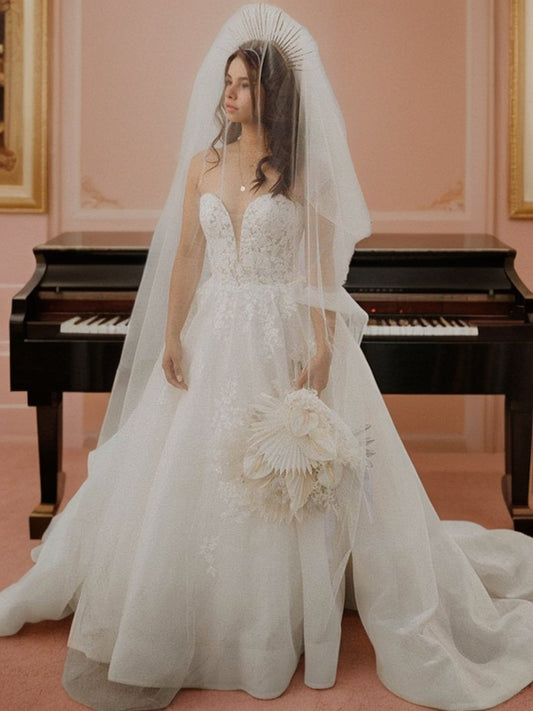 A-Line/Princess Lace Applique Sweetheart Sleeveless Sweep/Brush Train Wedding Dresses Bridal Gowns