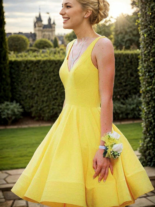 A-Linie/Princess-Linie Satin Rüschen V-Ausschnitt Ärmellos Kurz/Mini Homecoming Kleider Ballkleid Hochzeitsgast