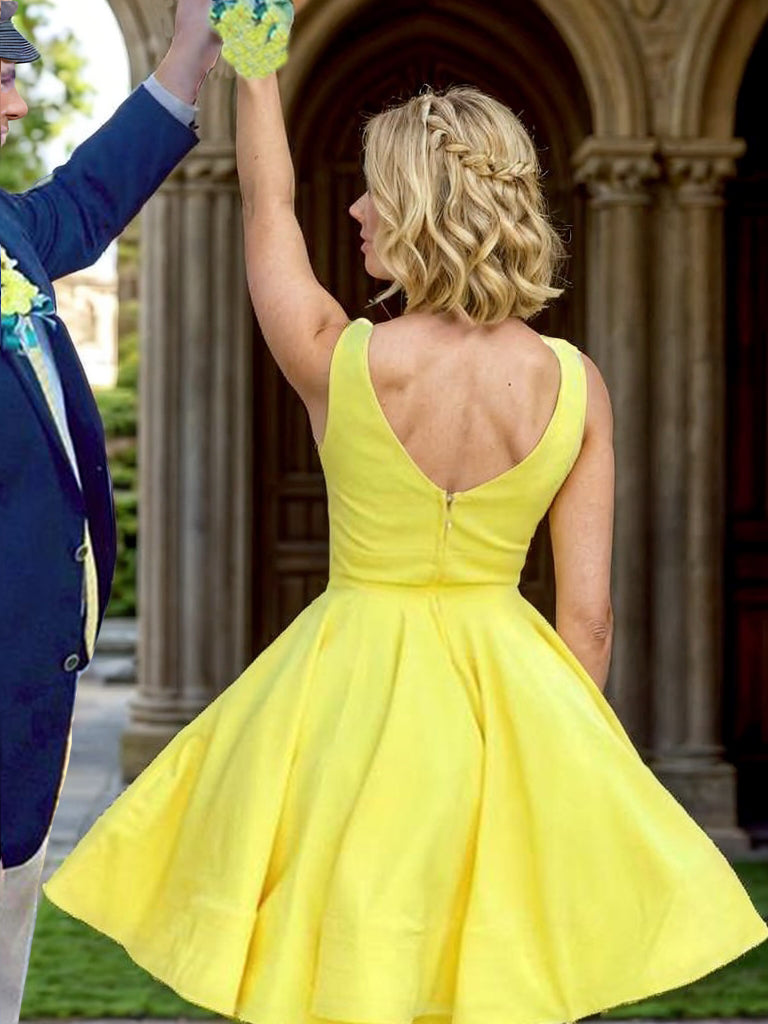 A-Linie/Princess-Linie Satin Rüschen V-Ausschnitt Ärmellos Kurz/Mini Homecoming Kleider Ballkleid Hochzeitsgast