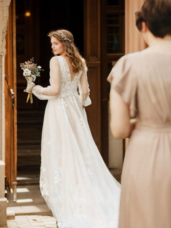 A-Line/Princess Tulle Applique V-neck Long Sleeves Sweep/Brush Train Wedding Dresses Bridal Gowns