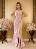 Etui-Linie/Spalte Rüschen One-Shoulder-Träger Ärmellos Sweep/Pinsel Zug Brautjungfernkleider Abendkleid