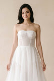 Romantic A-Line Sweetheart Tulle Beach Wedding Dresses with Slit