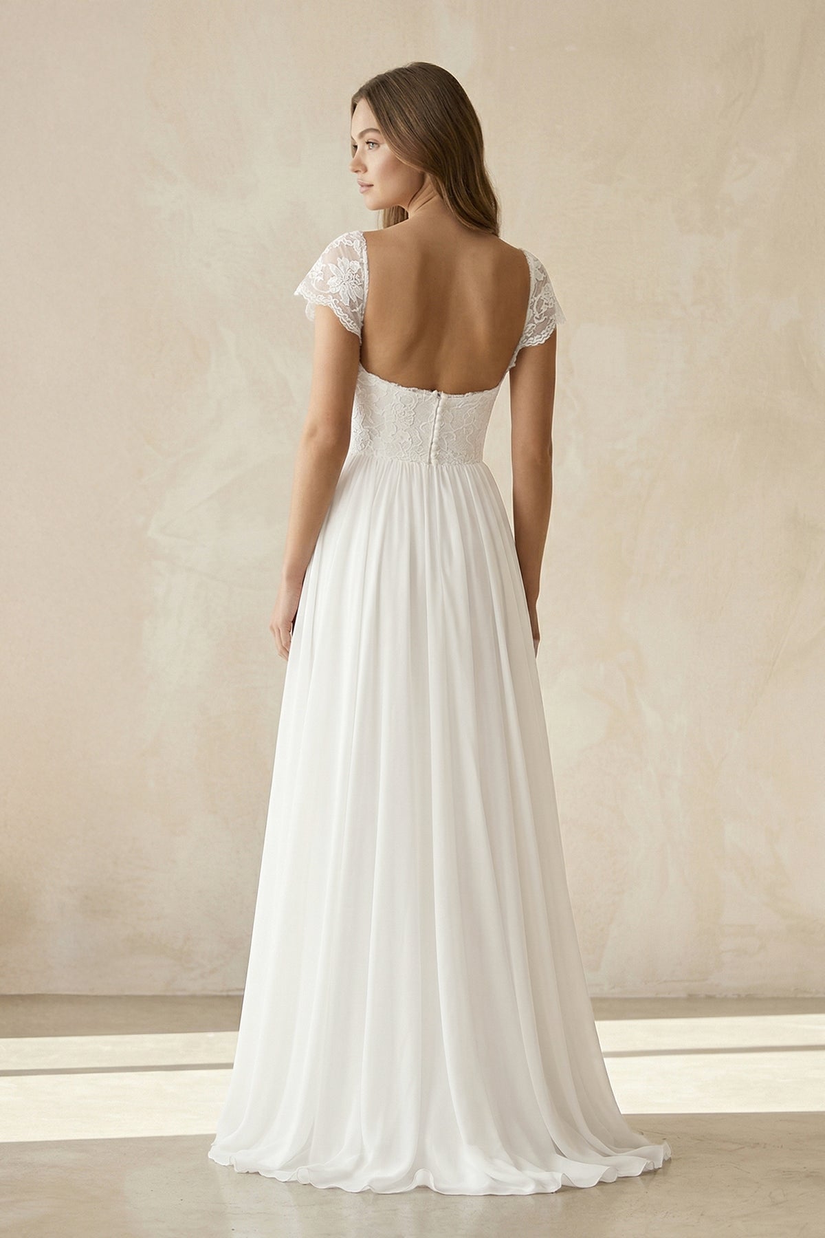 Scoop Cap Sleeves Backless Long Chiffon Lace Appliques Wedding Dress withTrain